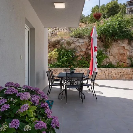 Island Hvar Luxe Maslina With Hébergement de vacances Milna (Hvar)