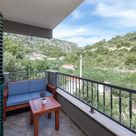 Island Hvar Luxe Maslina With