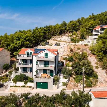Island Hvar Luxe Maslina With