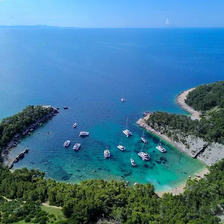 Island Hvar Luxe Maslina With Hébergement de vacances Milna (Hvar)
